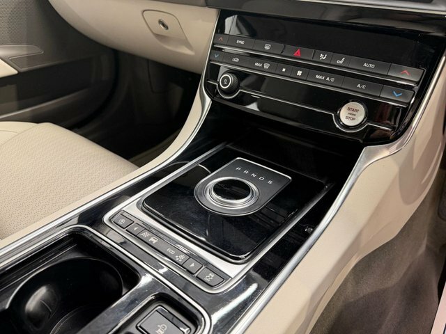 Jaguar XE 2.0I Gpf R-sport Saloon Euro 6 S Black #19