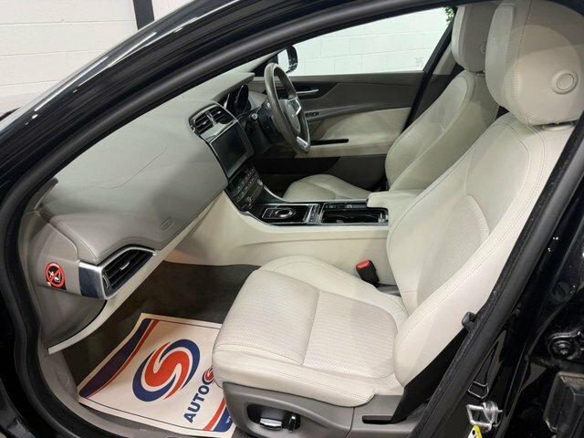 Jaguar XE 2.0I Gpf R-sport Saloon Euro 6 S Black #52