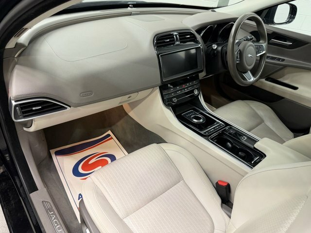 Jaguar XE 2.0I Gpf R-sport Saloon Euro 6 S Black #51
