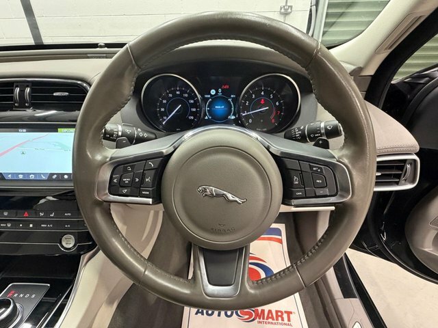 Jaguar XE 2.0I Gpf R-sport Saloon Euro 6 S Black #32