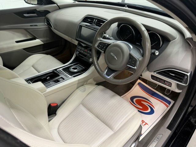 Jaguar XE 2.0I Gpf R-sport Saloon Euro 6 S Black #13