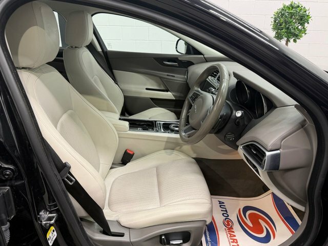 Jaguar XE 2.0I Gpf Portfolio Saloon Euro 6 Black #2