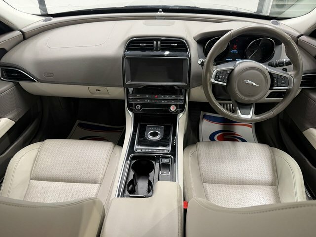 Jaguar XE 2.0I Gpf R-sport Saloon Euro 6 S Black #30