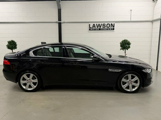 Jaguar XE 2.0I Gpf R-sport Saloon Euro 6 S Black #41