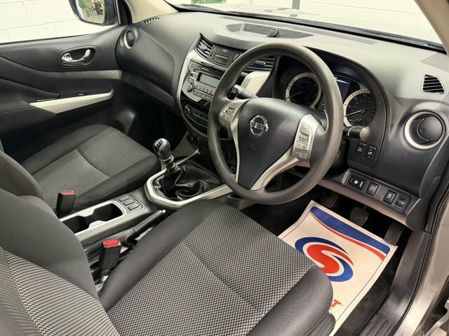 Nissan Navara 2.3 Dci Acenta Pickup Double Cab Grey #6