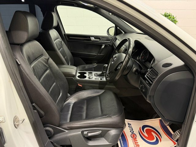Volkswagen Touareg 3.0 Tdi V6 Bluemotion Tech R-line Suv T White #2
