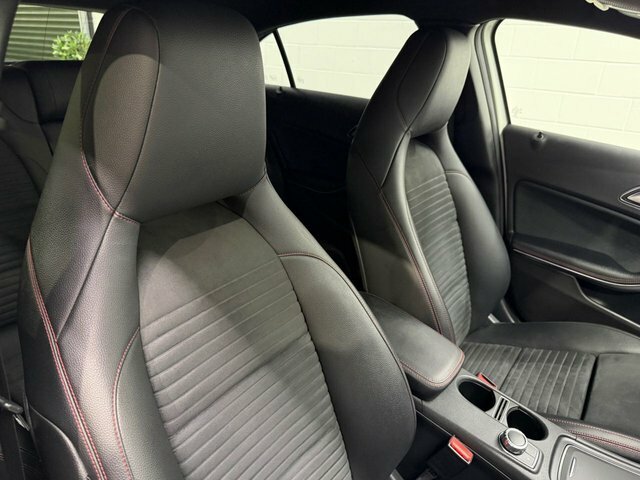 Mercedes-Benz A Class 2.1 A200d Amg Line Premium Hatchback White #3
