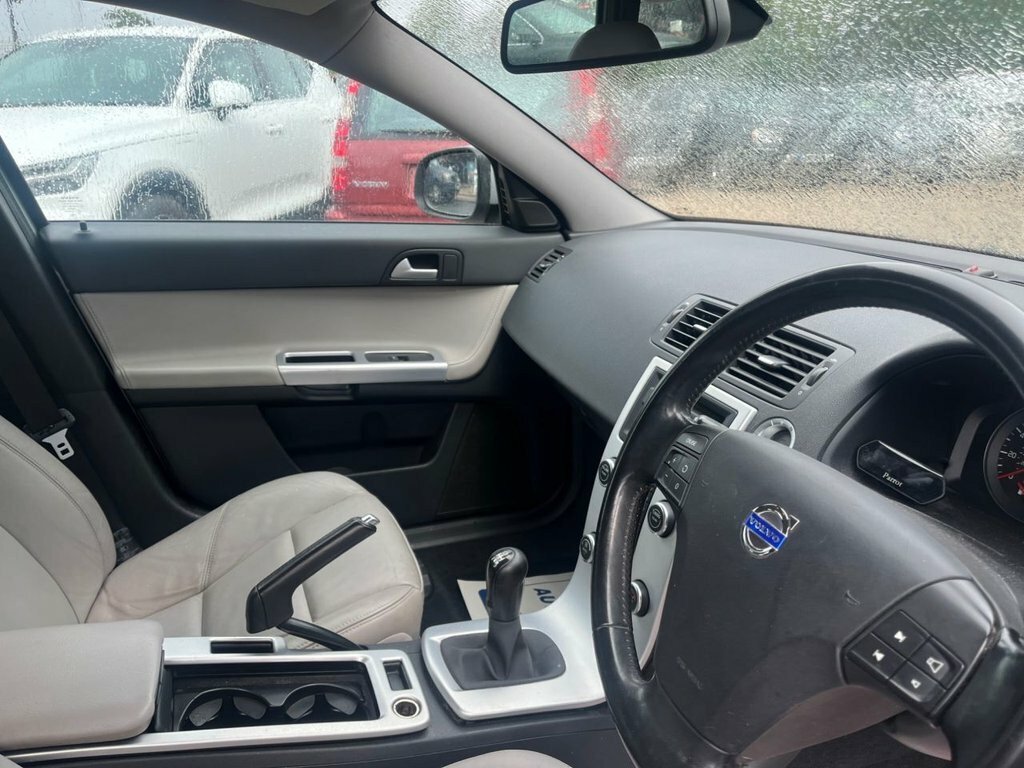 Volvo V50 1.6L Se Lux Silver #4