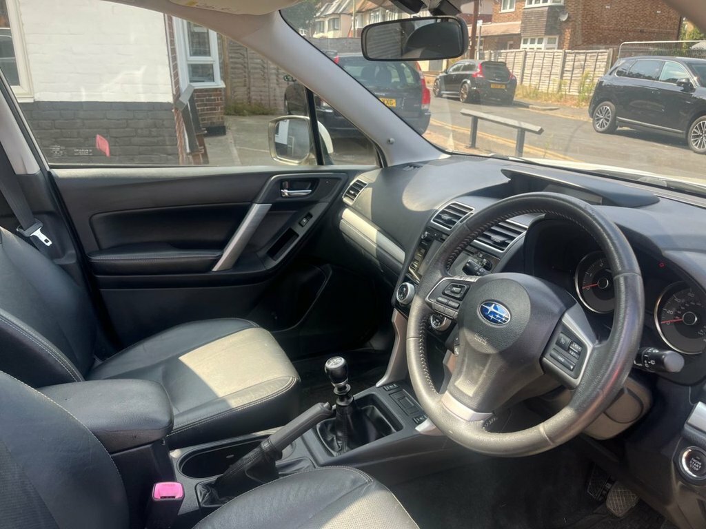 Subaru Forester 2L Xc Premium White #3