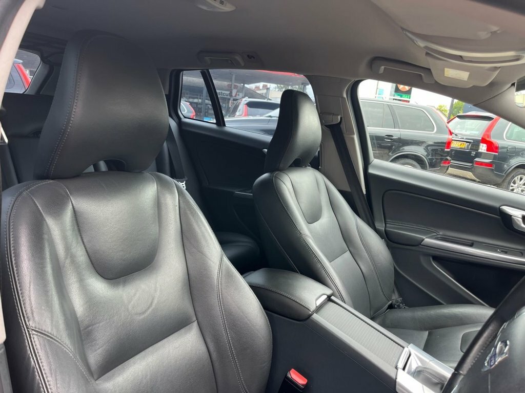 Volvo V60 Cross Country 2.4L Lux Nav Grey #3