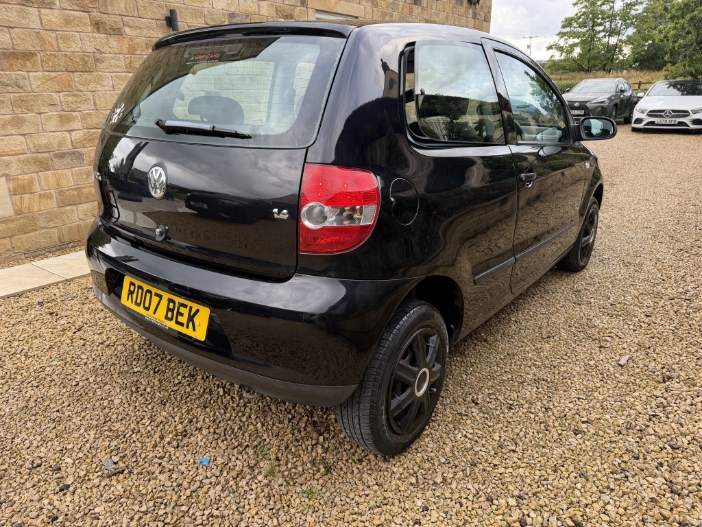 Volkswagen Fox 1.4 Urban 75 RD07BEK #2