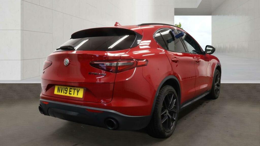 Alfa Romeo Stelvio Nero Edizione Red #3
