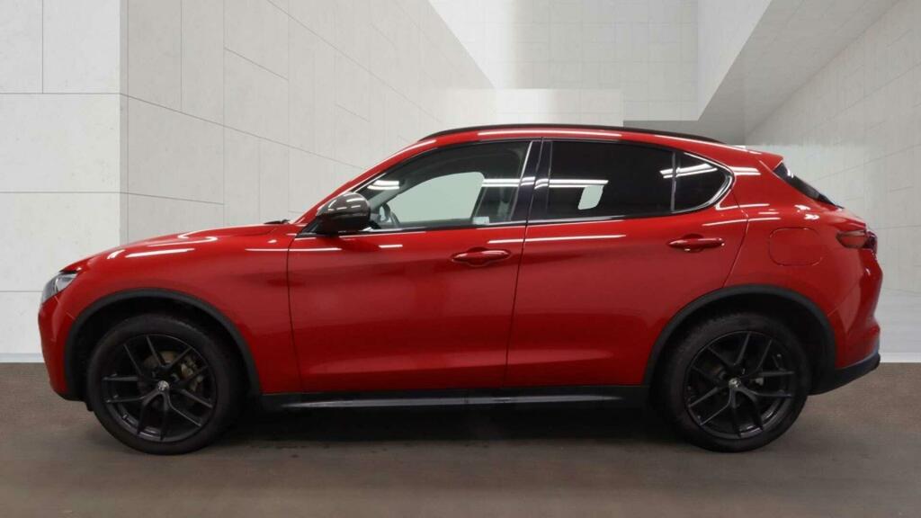 Alfa Romeo Stelvio Nero Edizione Red #5