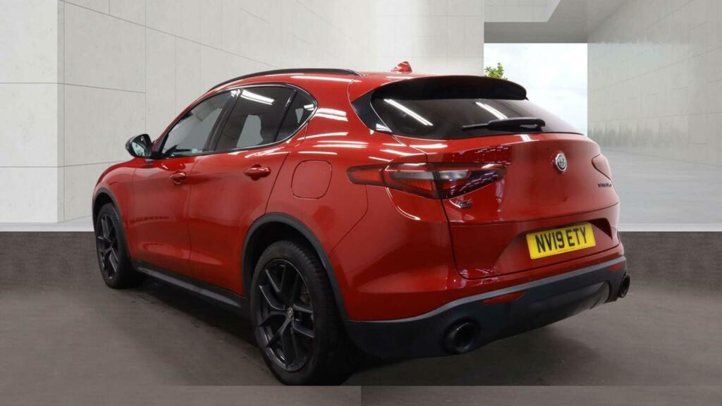 Alfa Romeo Stelvio Nero Edizione Red #2