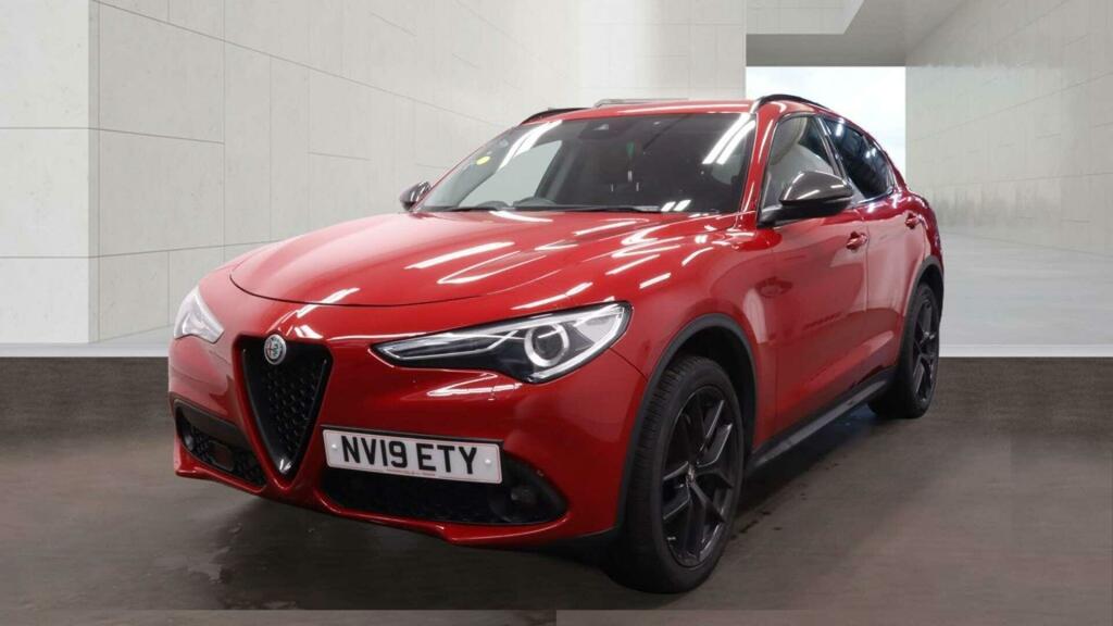 Alfa Romeo Stelvio Nero Edizione Red