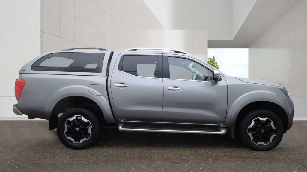 Nissan Navara Tekna Grey #5