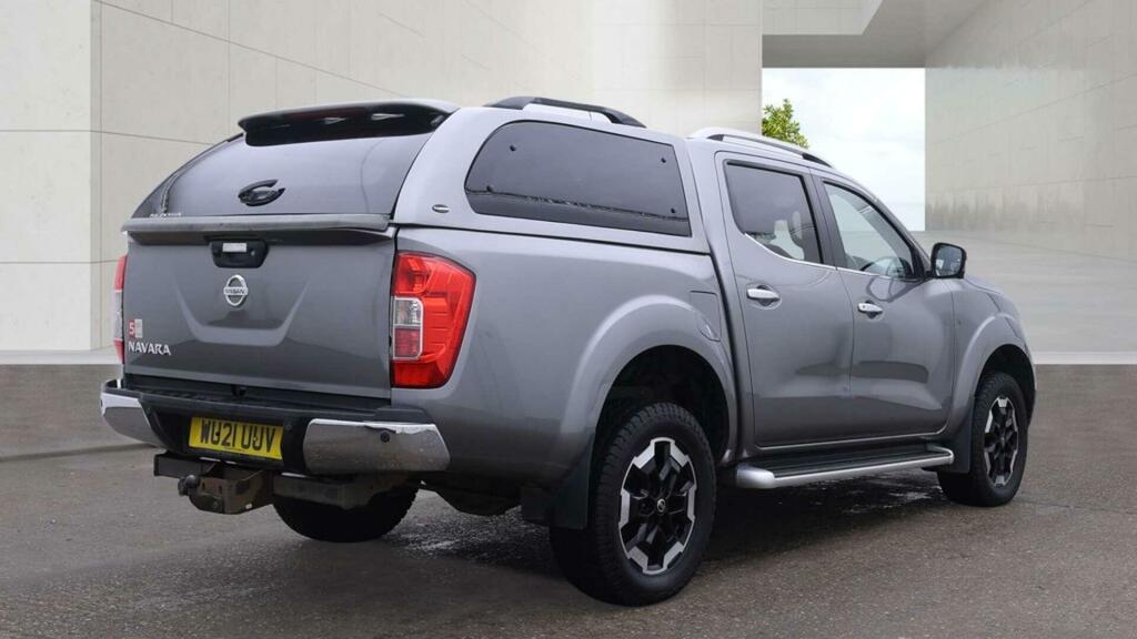 Nissan Navara Tekna Grey #4