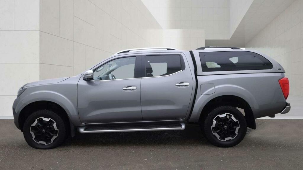Nissan Navara Tekna Grey #6