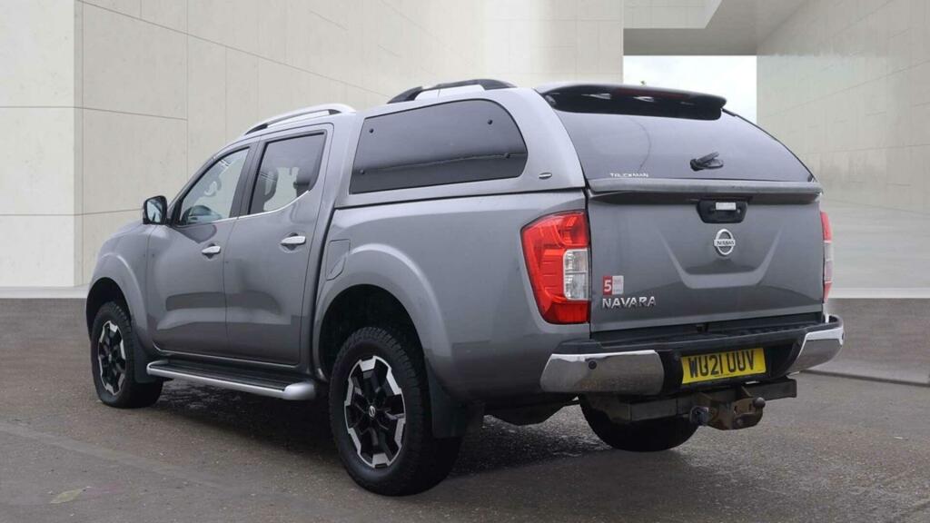 Nissan Navara Tekna Grey #3