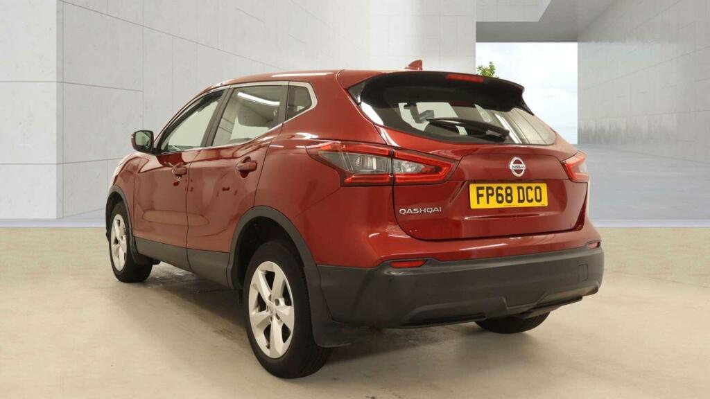 Nissan Qashqai Acenta Premium Red #2