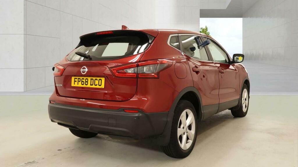 Nissan Qashqai Acenta Premium Red #3