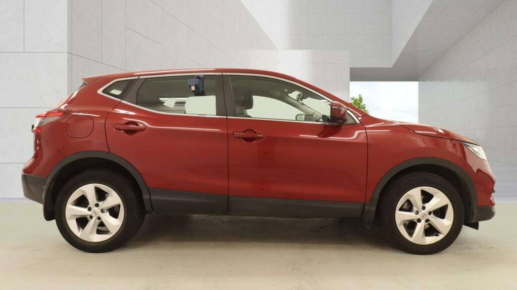 Nissan Qashqai Acenta Premium Red #5