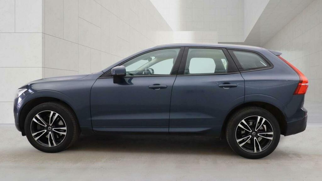 Volvo XC60 Momentum Blue #5