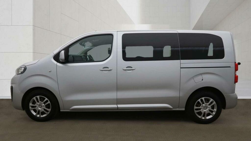 Peugeot Traveller Business Silver #6