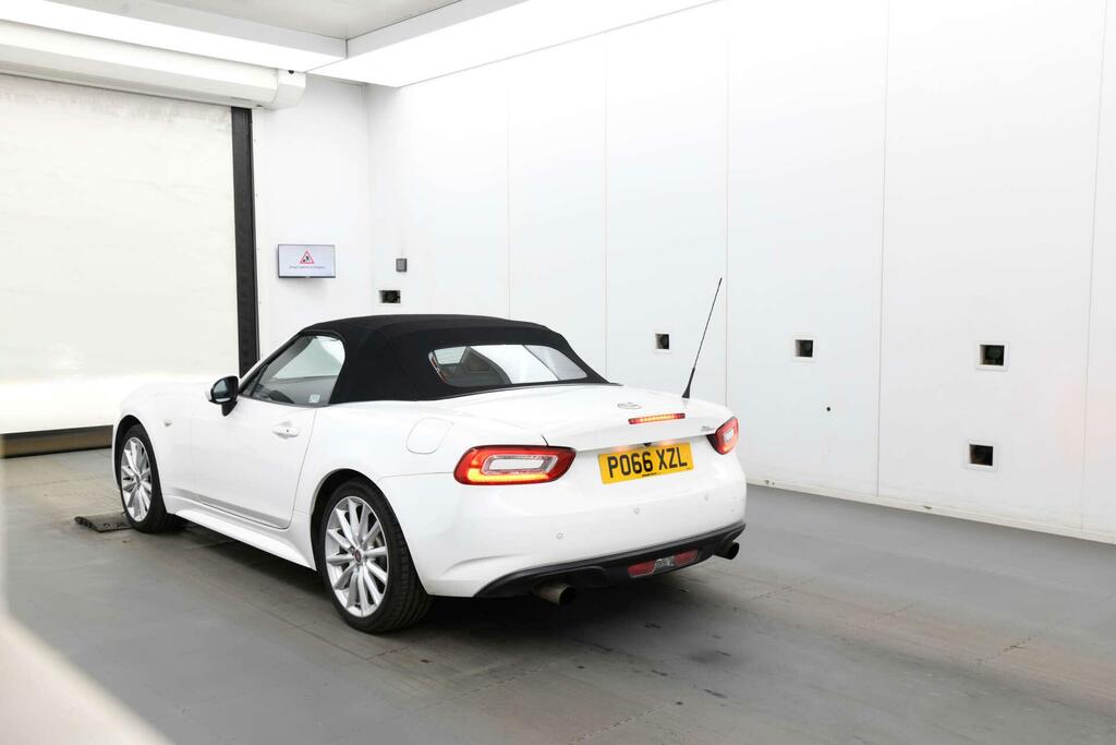 Fiat 124 Spider 1.4 Multiair Lusso Plus Euro 6 P066XZL White #3