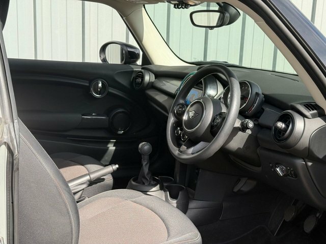 Mini Hatch Classic 1.5 Hatchback AF70YAU Grey #5