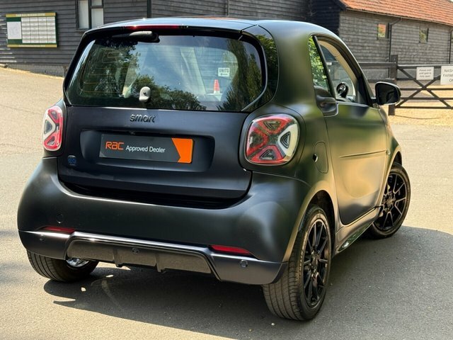 Smart Fortwo Coupe 17.6Kwh Passion Advanced 22Kw Charger White #11