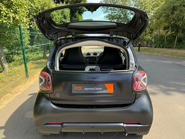 Smart Fortwo Coupe 17.6Kwh Passion Advanced 22Kw Charger White #30