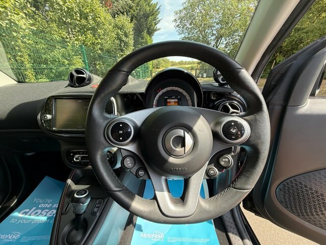 Smart Fortwo Coupe 17.6Kwh Passion Advanced 22Kw Charger White #25