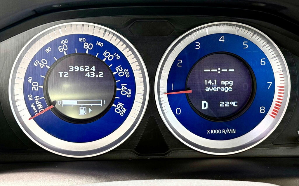 Volvo XC60 2.4 D5 R-design Nav Awd 212 Bhp Grey #44