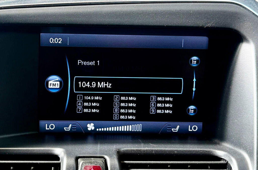 Volvo XC60 2.4 D5 R-design Nav Awd 212 Bhp Grey #34