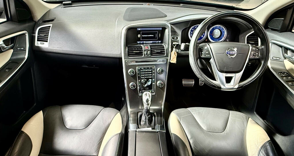 Volvo XC60 2.4 D5 R-design Nav Awd 212 Bhp Grey #29