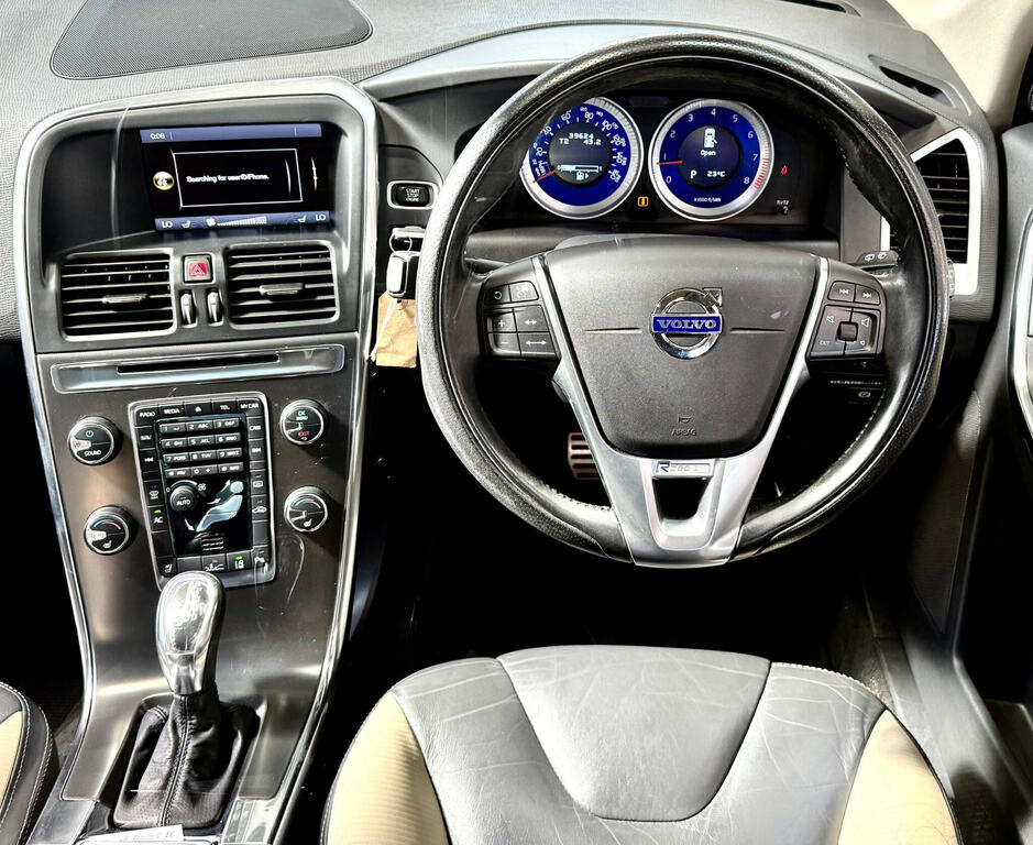 Volvo XC60 2.4 D5 R-design Nav Awd 212 Bhp Grey #28
