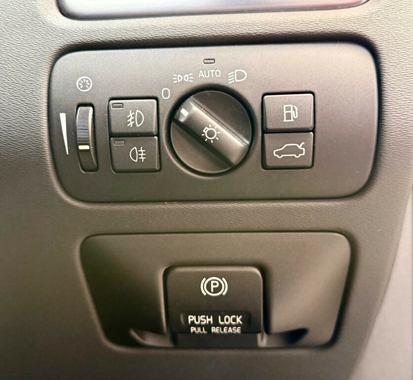 Volvo V70 2.0 D3 R-design Nav Geartronic Euro 5 Ss Silver #42