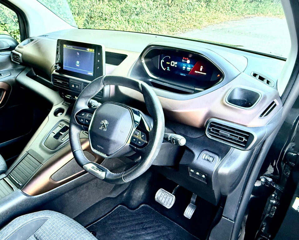 Peugeot e-Rifter 50Kwh Gt Standard Mpv 7.4Kw Charger Grey #18