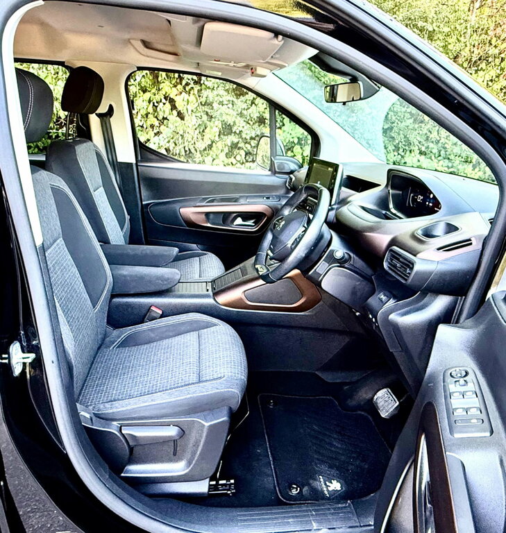 Peugeot e-Rifter 50Kwh Gt Standard Mpv 7.4Kw Charger Grey #22