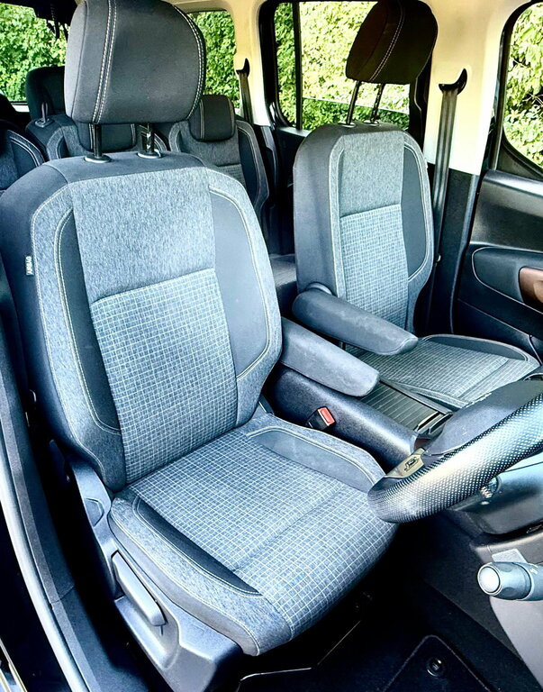 Peugeot e-Rifter 50Kwh Gt Standard Mpv 7.4Kw Charger Grey #23