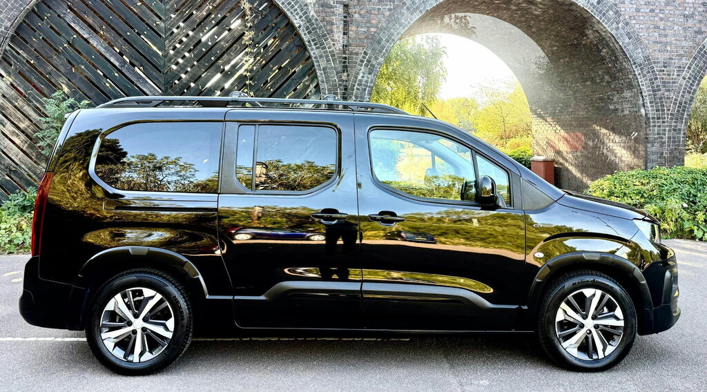 Peugeot e-Rifter 50Kwh Gt Standard Mpv 7.4Kw Charger Grey #9