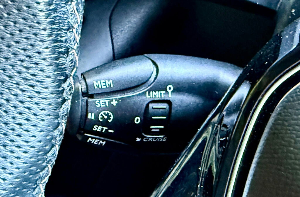 Peugeot e-Rifter 50Kwh Gt Standard Mpv 7.4Kw Charger Grey #36
