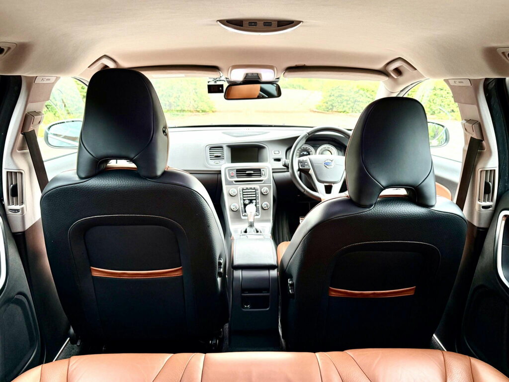 Volvo V60 2.4 D5 Se Lux Nav Estate Geartronic Eur Black #21