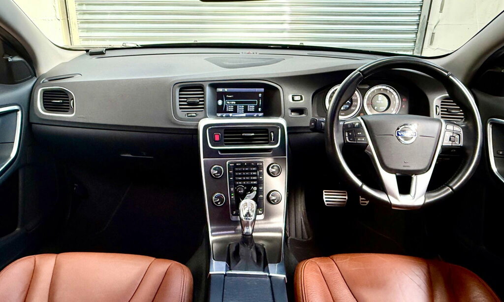 Volvo V60 2.4 D5 Se Lux Nav Estate Geartronic Eur Black #26