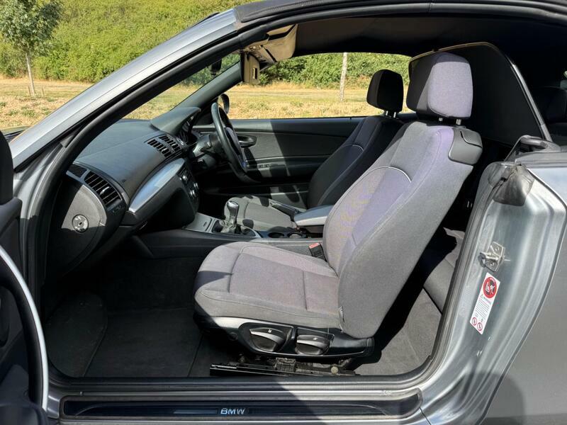 BMW 1 Series Hatchback 2.0 116D Se 2011 Black #14
