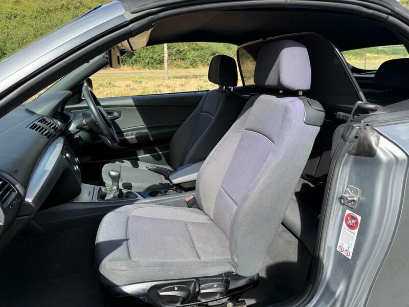 BMW 1 Series Hatchback 2.0 116D Se 2011 Black #17