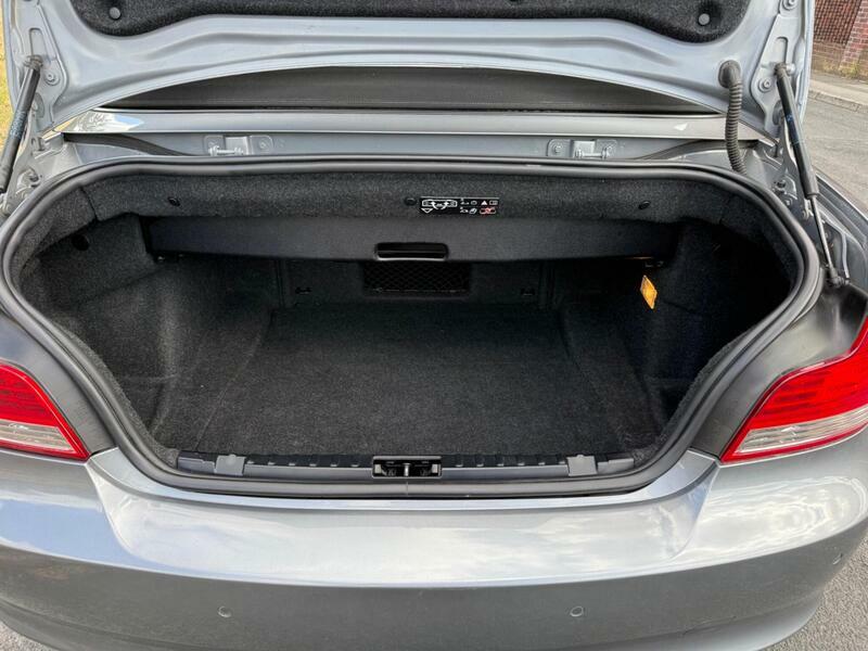 BMW 1 Series Hatchback 2.0 116D Se 2011 Black #19