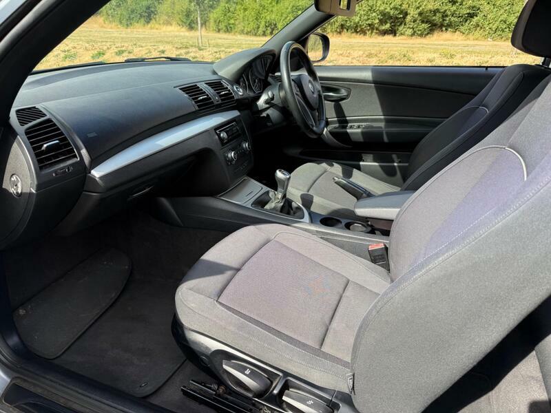 BMW 1 Series Hatchback 2.0 116D Se 2011 Black #15