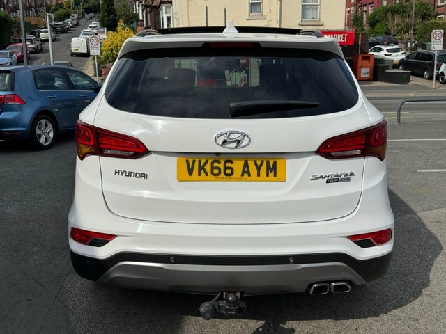 Hyundai Santa Fe Suv White #5